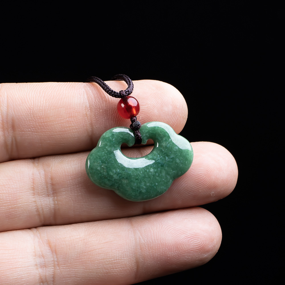Natürliche Myanmar Jadeit Ruyi – Necklaces Bewertung und Preis
